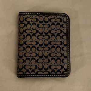 MAKE AN OFFER🎰Coach Card Holder